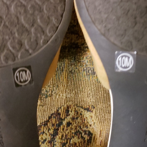 Chinese Laundry Easy Does It - Picture 5 of 6